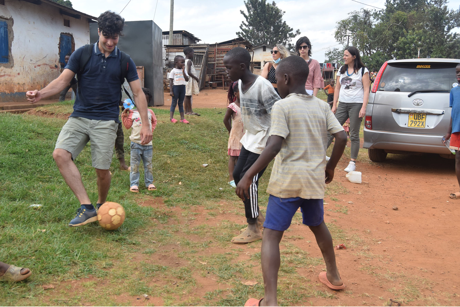 Federico gioca a calcio con i nostri ragazzi